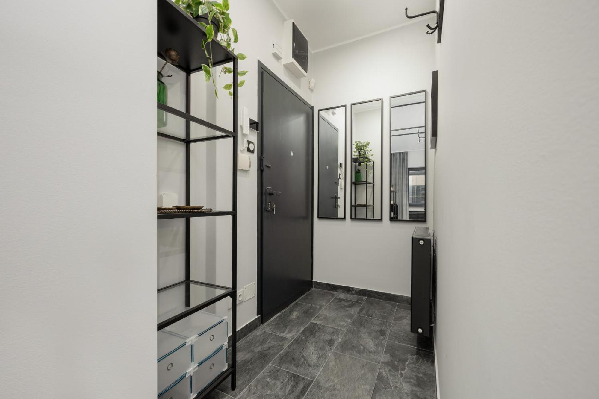 Luxury With Furnished Terrace, Garden And Parking By Renters Apartment Warschau